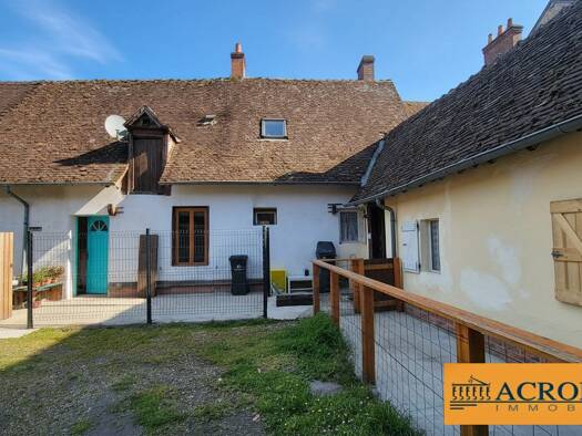 Immeuble à vendre 116 000 € 163 m² Blancafort 18410