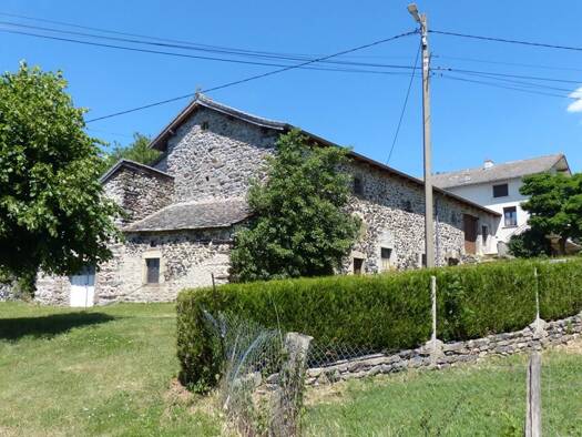 Maison à vendre 252 200 € 7 pièces 5 chambres 152 m² 3 380 m² de terrain Saint-Hostien 43260