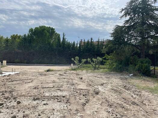 Terrain constructible à vendre 122 000 € 311 m² de terrain Hôtel de Ville Morières-lès-Avignon 84310
