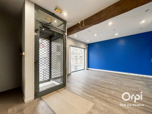 Local commercial à vendre 104 000 € 38 m² de surface de vente Montignette Pont-Sainte-Maxence 60700
