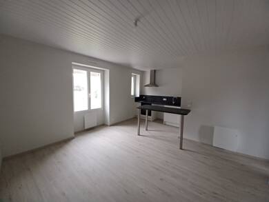 Appartement à louer 388 € 2 pièces 1 chambre 35 m² Dernier étage, Étage 1/1 Moncoutant sur Sèvre 79320
