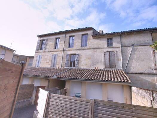 Duplex à louer 900 € 3 pièces 2 chambres 69 m² 2ème étage Nord Ouest Saint-Andre-de-Cubzac 33240