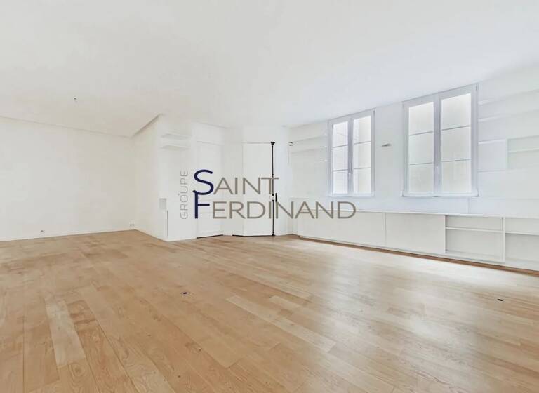 Appartement à louer 3 600 € 5 pièces 3<br/>chambres 115 m²<br/>superficie 1er<br/>étage Paris 17ème 75017