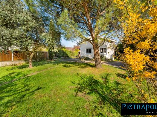 Maison de plain-pied à vendre 445 000 € 4 pièces 3 chambres 84 m² 830 m² de terrain Beynost 01700