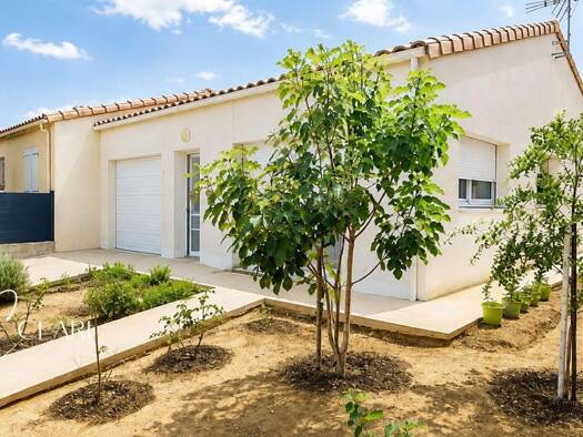 Maison de plain-pied à vendre 188 000 € 3 pièces 2 chambres 70 m² 250 m² de terrain Petite Ville Limoux 11300