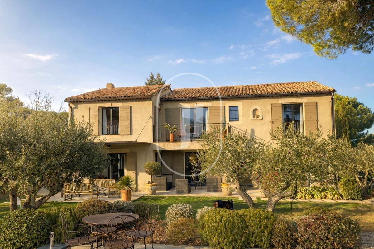 Maison à vendre, 250m², EYGALIERES