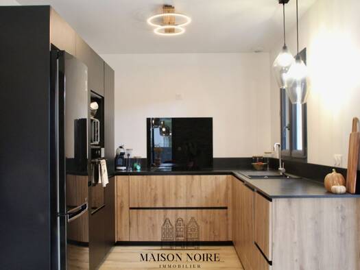 Maison à vendre 469 000 € 4 pièces 3 chambres 85 m² 356 m² de terrain Le Castellet 83330