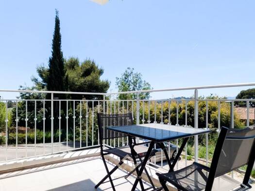 Studio à vendre 157 000 € 1 pièce 32 m² RDC/2 Le Plan-Beautegas-Les Lones La Garde 83130