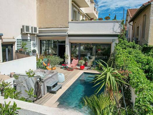 Appartement à vendre 465 000 € 7 pièces 5 chambres 280 m² RDC/4 Avignon 84000