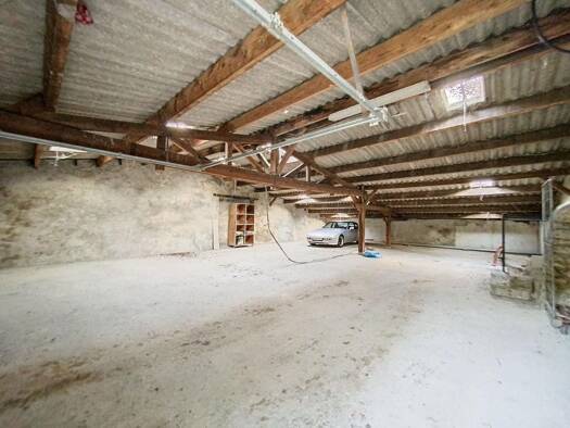 Entrepôt à vendre 119 000 € 155 m² d'espace de stockage Saint Gilles Étampes 91150