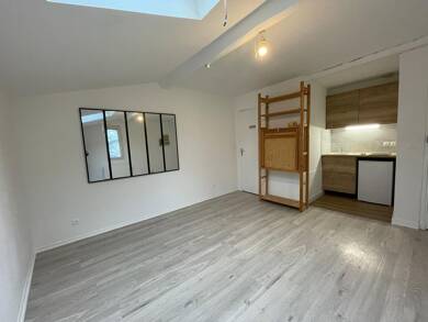 Appartement à louer 485 € 1 pièce 20 m² Dernier étage, Étage 1/1 Colomiers 31770
