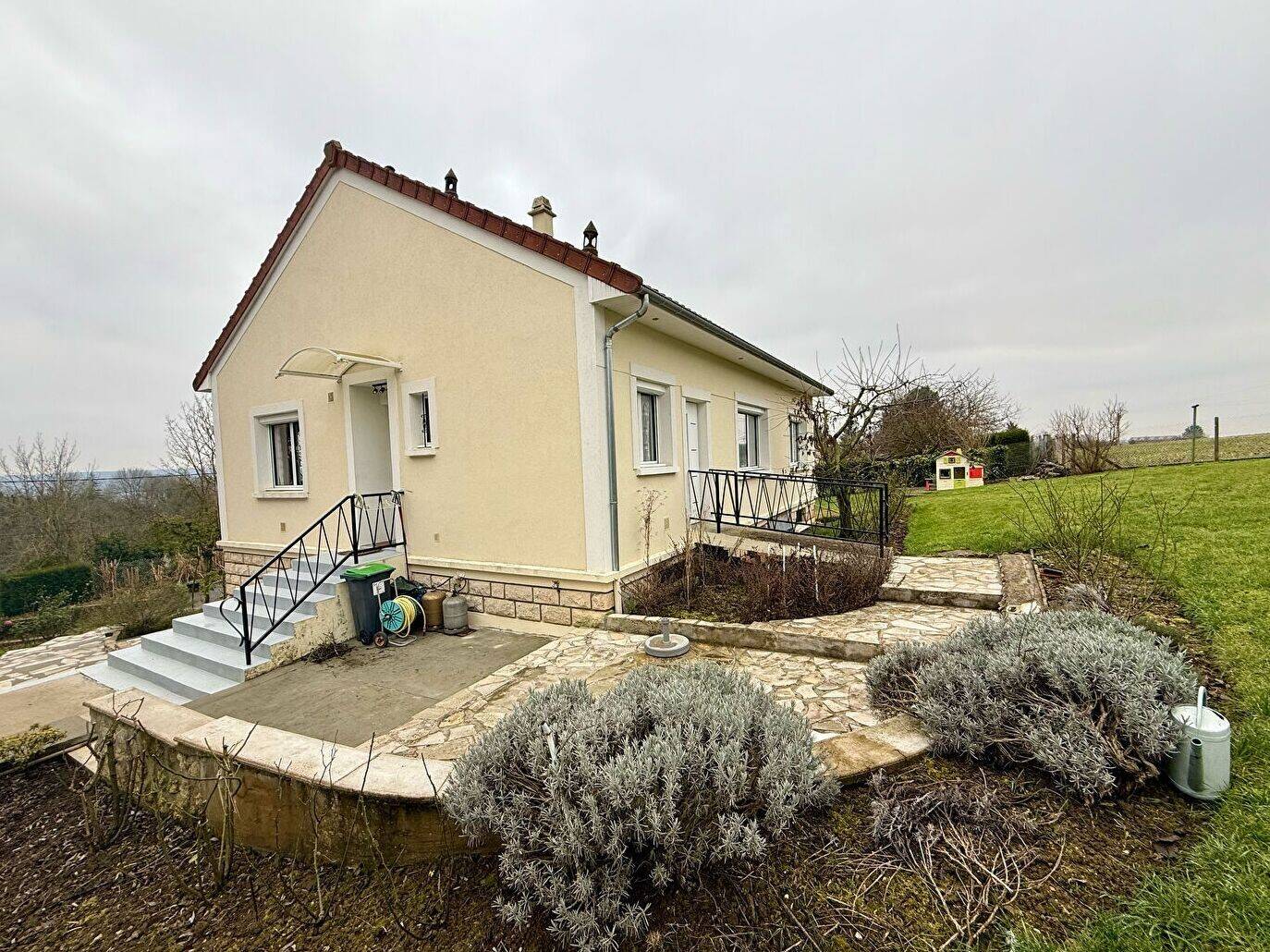 Maison à vendre, 152m², JUZIERS