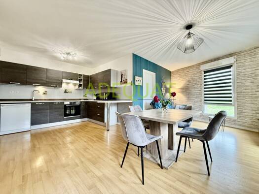 Appartement à vendre 209 000 € 4 pièces 3 chambres 73 m² RDC/3 L Isle d Abeau 38080
