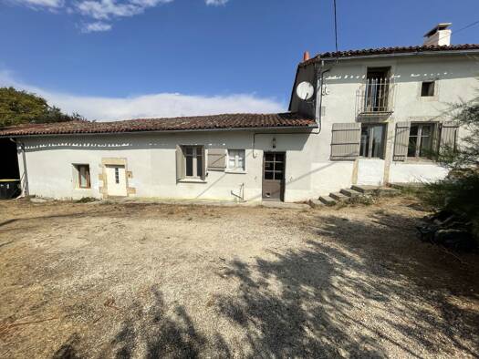 Maison à vendre 126 900 € 5 pièces 3 chambres 112 m² Savigné 86400