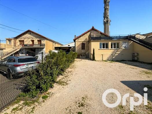 Immeuble à vendre 850 000 € 902 m² Le Village Sarrians 84260