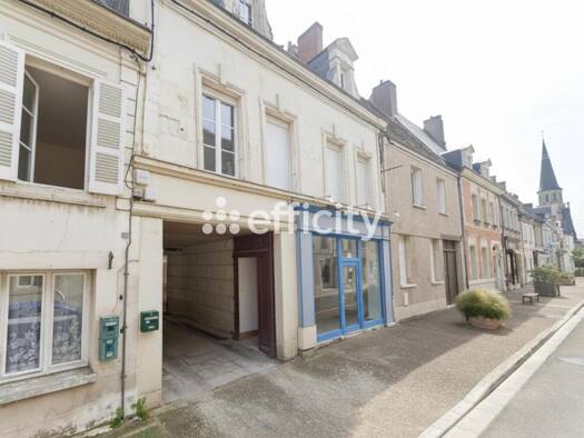 Duplex à vendre 193 000 € 7 pièces 6 chambres 223 m² Étage 3/3 Montoire-sur-le-Loir 41800