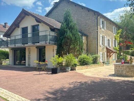 Maison à vendre 575 000 € 10 pièces 9 chambres 300 m² 9 194 m² de terrain Champigny-sous-Varennes 52200