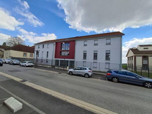 Appartement à louer 492 € 2 pièces 1 chambre 53,2 m² RDC Montmirail 51210