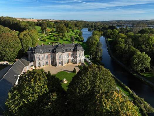 Maison à vendre 7 900 000 € 25 pièces 10 chambres 1 500 m² 200 000 m² de terrain Montières Amiens 80000