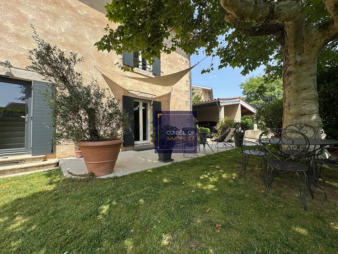 Maison à vendre, 226m², SAINT GENIS LAVAL