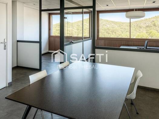 Espace bureau à louer 980 € 53 m² de bureaux Estérel Plage-Logis de l'Aspé-Péguière Saint-Raphael 83700