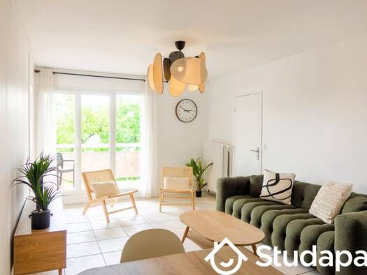 Colocation à louer 360 € 1 pièce 2 chambres 9 m² 4ème étage Activités Orléans 45100