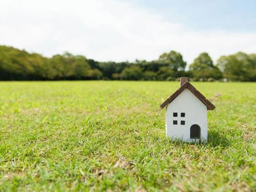 Terrain constructible viabilisé à vendre 84 900 € 580 m² de terrain Saint-Julien-sur-Veyle 01540