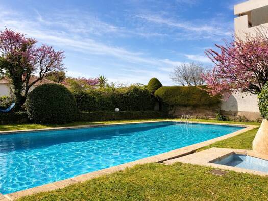 Appartement à louer 1 960 € 5 pièces 4 chambres 117,9 m² Étage 1/3 Saint Barnabé Marseille 12ème arrondissement 13012