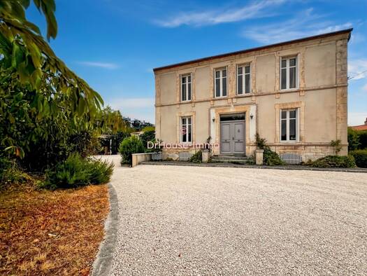 Maison à vendre 349 700 € 7 pièces 5 chambres 205 m² 2 165 m² de terrain Gond-Pontouvre 16160