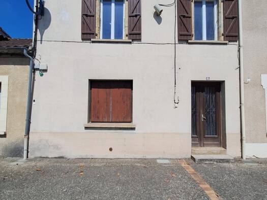Maison à vendre 97 990 € 8 pièces 5 chambres 213 m² 176 m² de terrain Riscle 32400