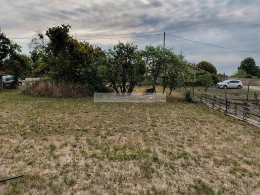 Terrain constructible viabilisé à vendre 29 430 € 900 m² de terrain Villognon 16230