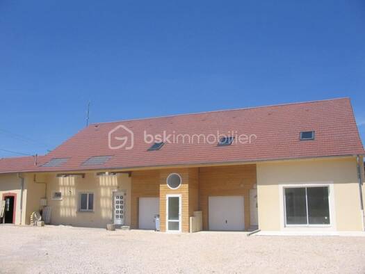 Ferme à vendre 580 000 € 6 pièces 6 chambres 370 m² Saint-Aubin 39410