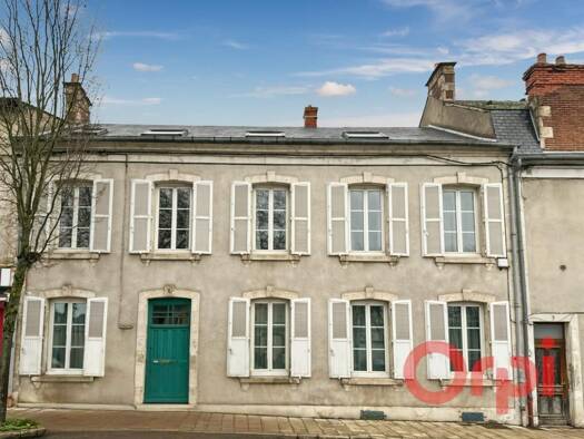 Maison de ville à vendre 422 650 € 12 pièces 9 chambres 224 m² 944 m² de terrain Couronne Centrale Bourges 18000