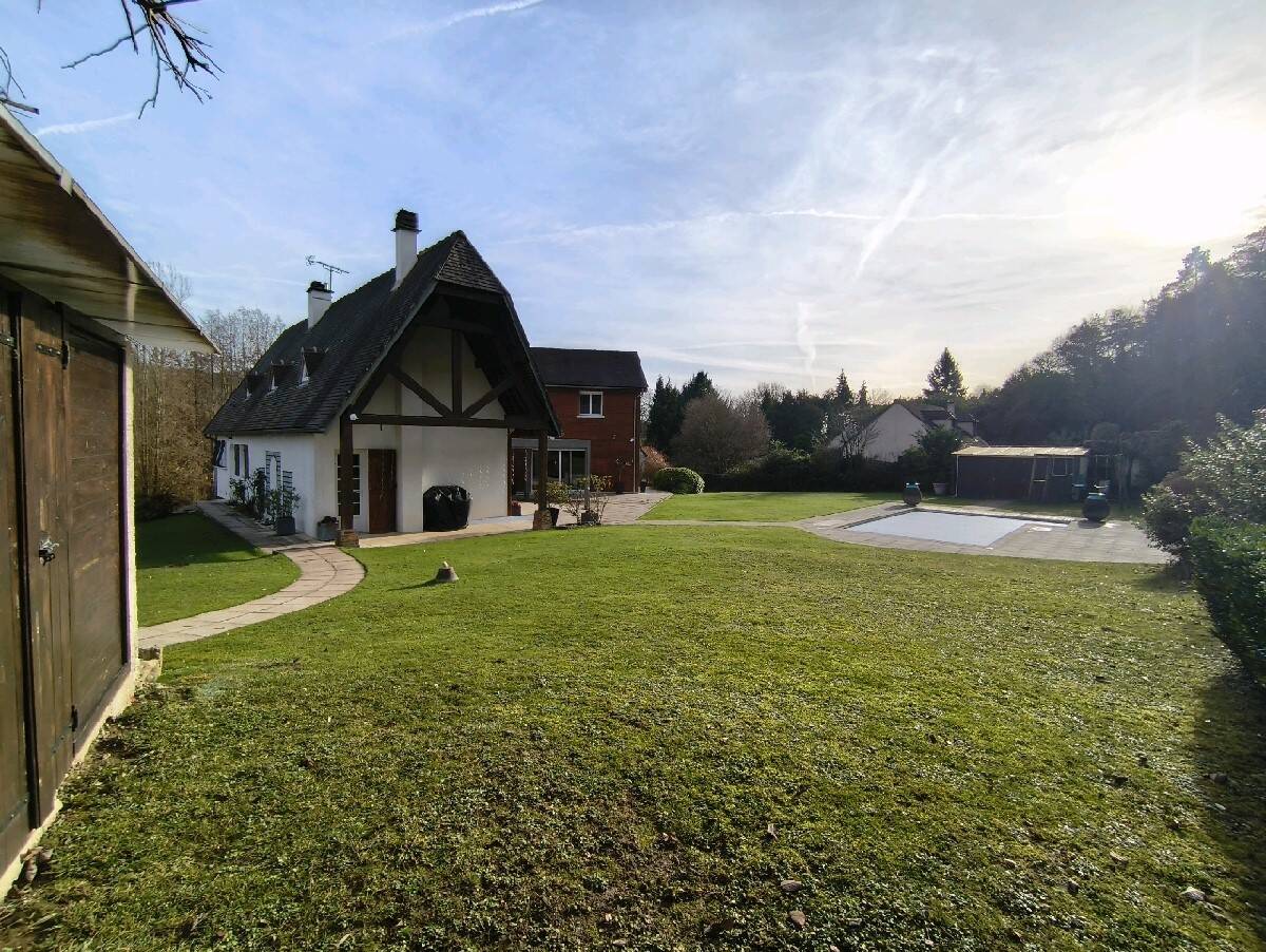 Maison à vendre, 290m², VALLANGOUJARD