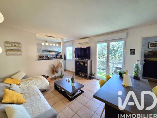 Appartement à louer 720 € 3 pièces 1 chambre 58 m² Étage 4/4 Beaucaire Nîmes 30000