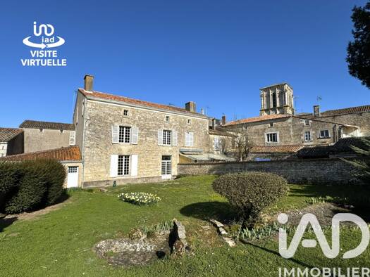 Maison de ville à vendre 259 900 € 12 pièces 6 chambres 312 m² 1 220 m² de terrain Maillezais 85420