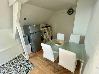 Appartement à louer 495 € 2 pièces 1 chambre 37 m² Dernier étage, Étage 2/2 Severac 44530