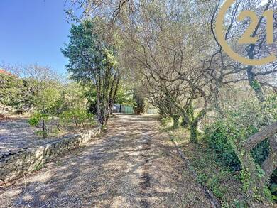 Maison à vendre 620 000 € 6 pièces 3 chambres 119 m² 1 338 m² de terrain Frejus 83600