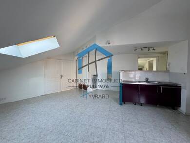 Appartement à louer 437 € 2 pièces 1 chambre 55 m² Dernier étage, Étage 3/3 St Chamond 42400