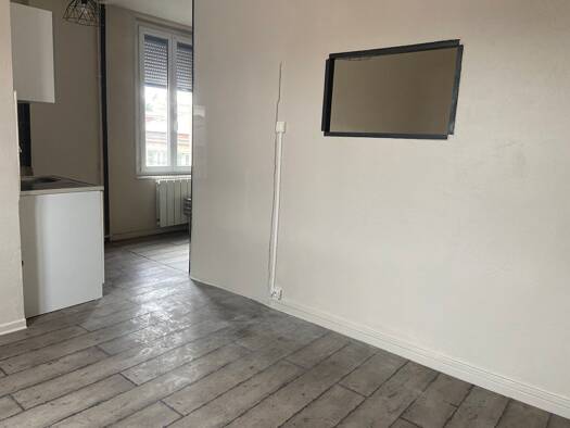 Appartement à louer - logement étudiant 454 € 1 pièce 1 chambre 25 m² Étage 2/2 Sainte-Colombe 69560