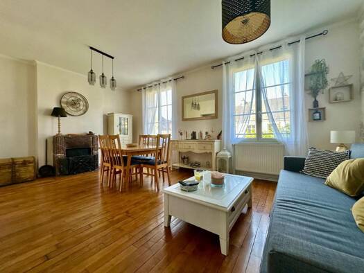 Appartement à louer 1 100 € 3 pièces 2 chambres 72 m² Centre Ville Étampes 91150