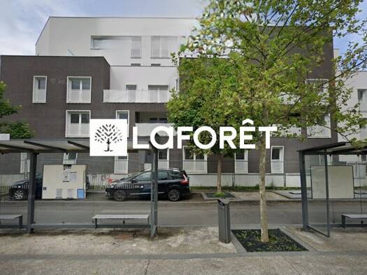 Appartement à louer 1 367 € 5 pièces 4 chambres 103 m² Étage 4/4 Pyramides Centre Évry-Courcouronnes 91000