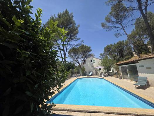 Maison à vendre 997 000 € 8 pièces 6 chambres 190 m² 2 460 m² de terrain Exterieurs Cabriès 13480