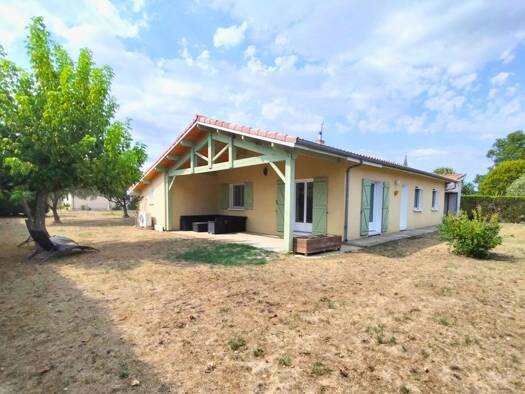 Maison de plain-pied à vendre 234 000 € 4 pièces 3 chambres 90 m² 1 036 m² de terrain Mont-de-Marsan 40000
