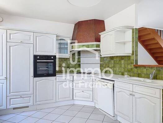 Appartement à louer 820 € 4 pièces 3 chambres 83 m² 1er étage Nierme et Geilles Oyonnax 01100