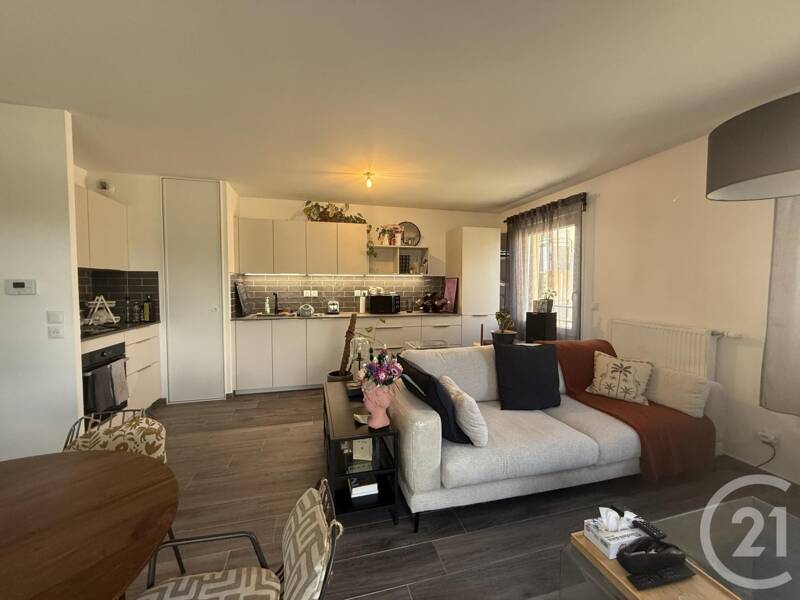 Maison à louer, 64m², SAINT PIERRE EN FAUCIGNY