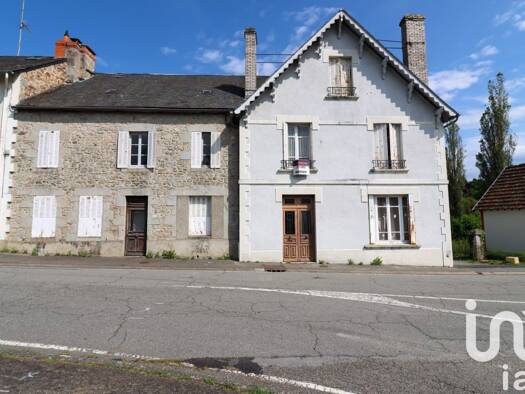Maison de ville à vendre 114 900 € 12 pièces 7 chambres 266 m² 800 m² de terrain Neuvic 19160