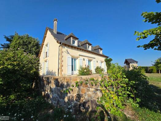 Maison à vendre 265 200 € 6 pièces 4 chambres 150 m² 2 400 m² de terrain Moustier-Ventadour 19300