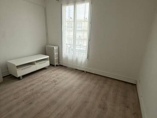 Appartement à louer 1 160 € 4 pièces 3 chambres 55 m² 2ème étage Drancy Centre Drancy 93700
