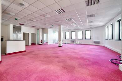Espace bureau à vendre 2 389 800 € 569 m² de bureaux Hôtel de Ville Courbevoie 92400